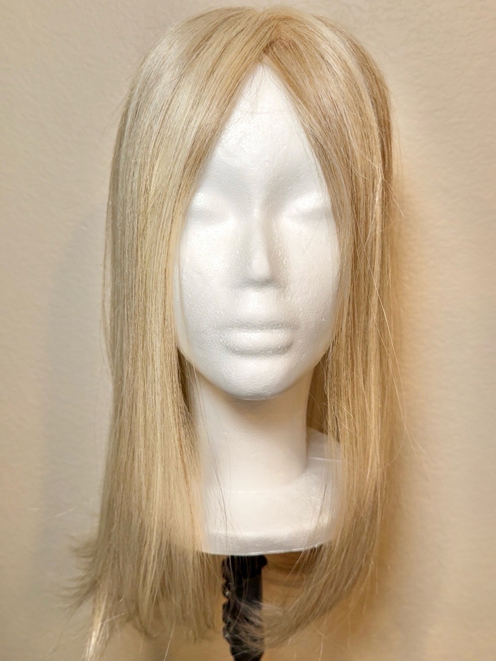 Raquel Welch Blonde Straight Hair Wig Top- Natural Light Blonde